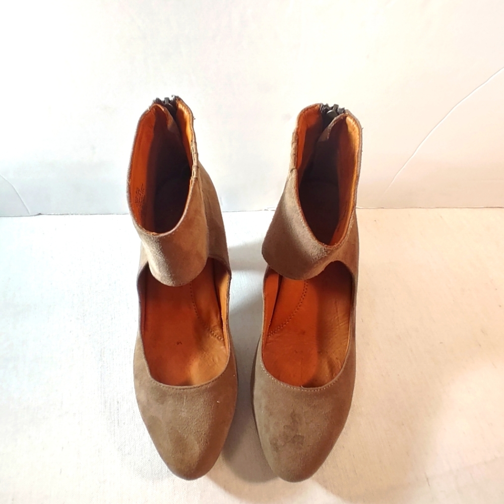 Gentle Souls Tan Suede Heeled Shoes - Picture 2 of 15
